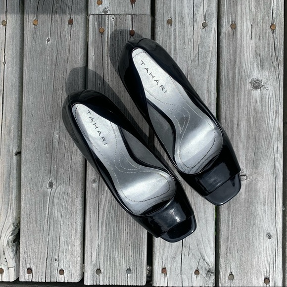 Tahari Black Patent Leather Open Toe Pump - Picture 4 of 7